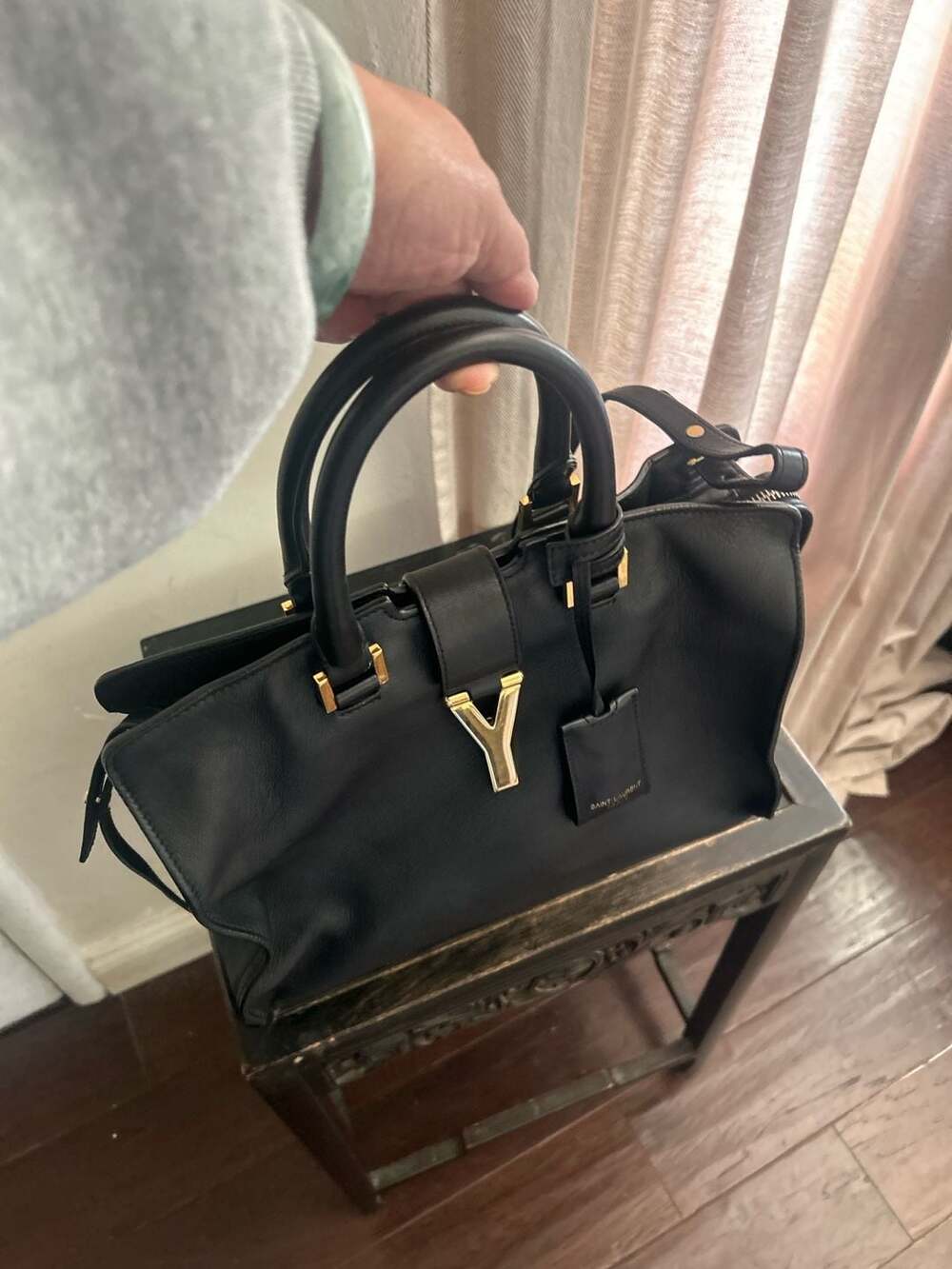 Saint Laurent Classic Y Cabas Leather Small Handbag black